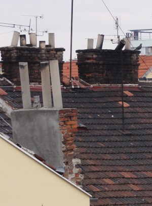 Příklad komínu hrozícího zřícením